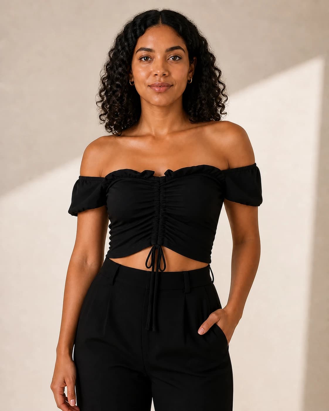 Top crop negro off shoulder frunce