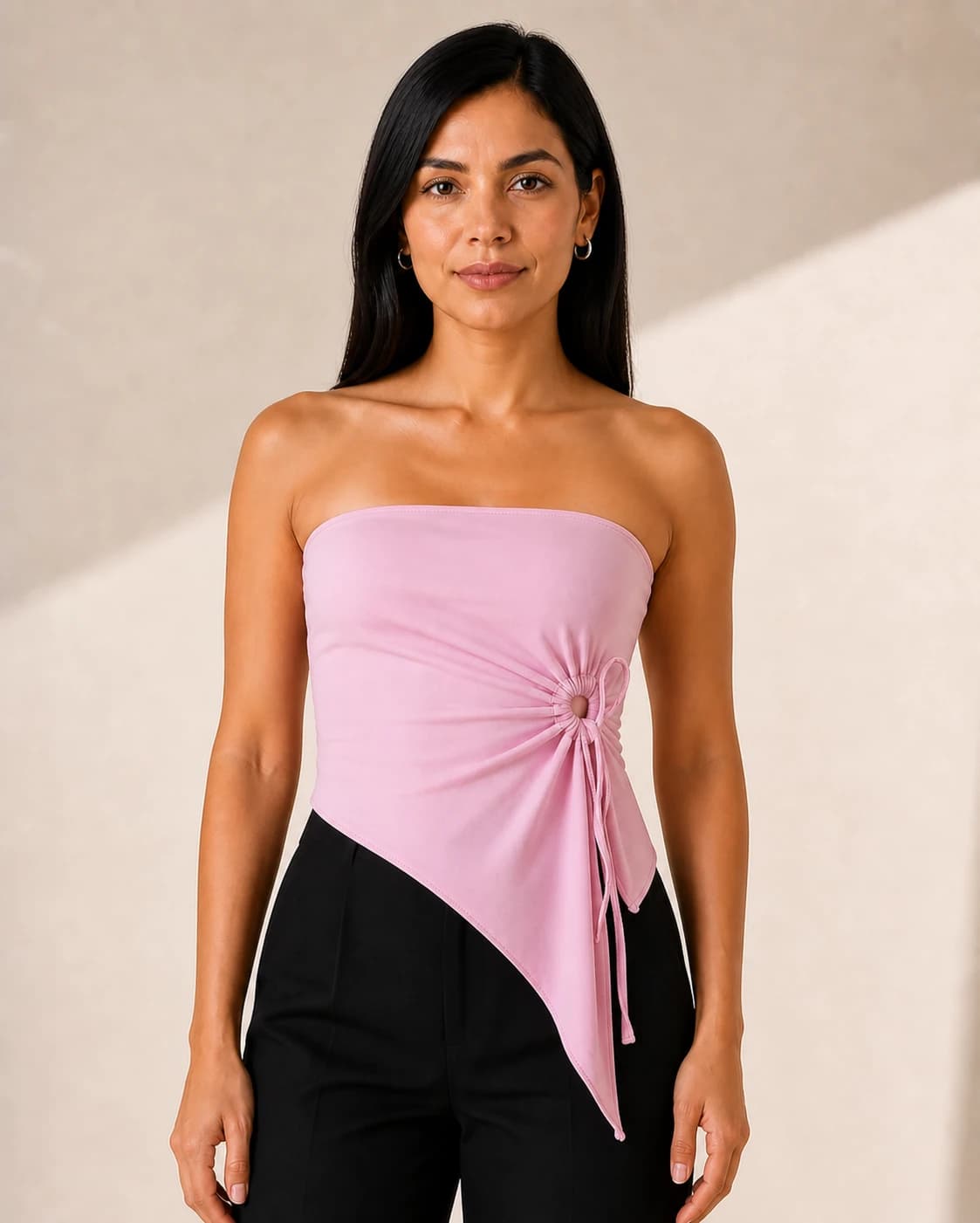Top bandeau rosado asimetrico